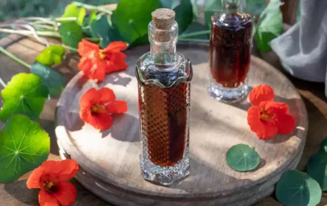 Целебная настойка, которая устранит пятна и морщины на лице, улучшит пищеварение и кровообращение