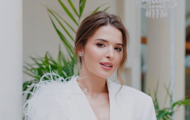 Ирочка из "Холостяка" показала стильный casual-образ с широкими джинсами