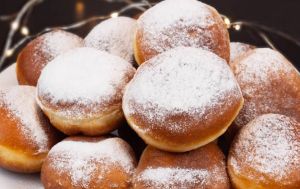 Рецепт идеальных пампух на Рождество: мягкие, воздушные и ароматные