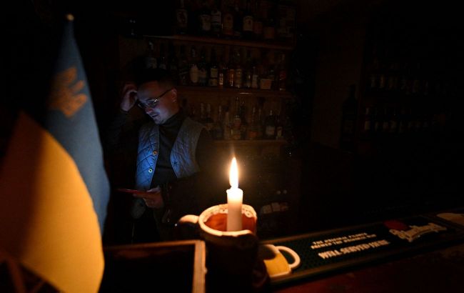 У Києві та більшості областей України запровадили аварійні відключення світла