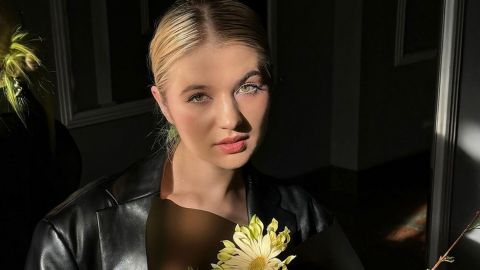 "Вже зажимається з іншою". Бойфренд української співачки втік в Росію: що відомо
