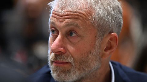 Абрамович судится за деньги, часть которых должен был передать Украине, - The Times