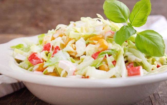 Легкий та бюджетний салат для святкового столу за 5 хвилин