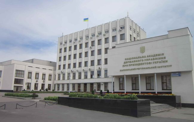 В Харькове ракета оккупантов разрушила здание Академии госуправления