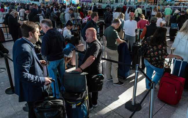 Задержки и отмены рейсов. Пассажиров в Европе предупреждают о проблемах в аэропортах
