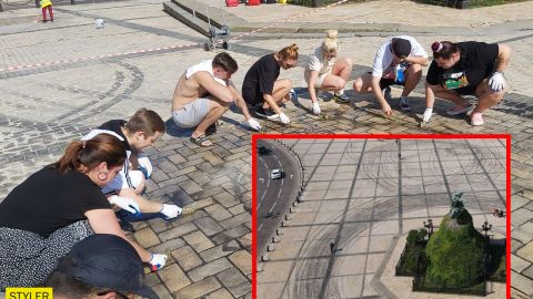 Фото дня: Alyona Alyona драїть Софійську площу