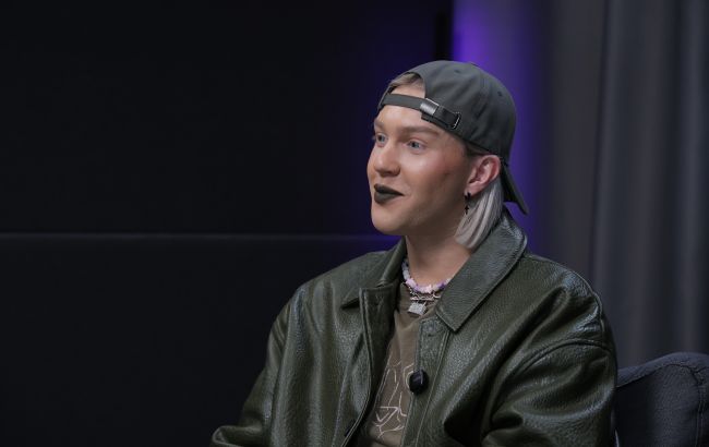 Відомий б'юті блогер чесно відповів, чи готовий піти на фронт