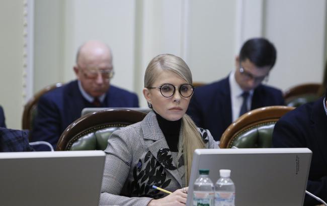 Тимошенко призывает Раду продлить мораторий на продажу земли