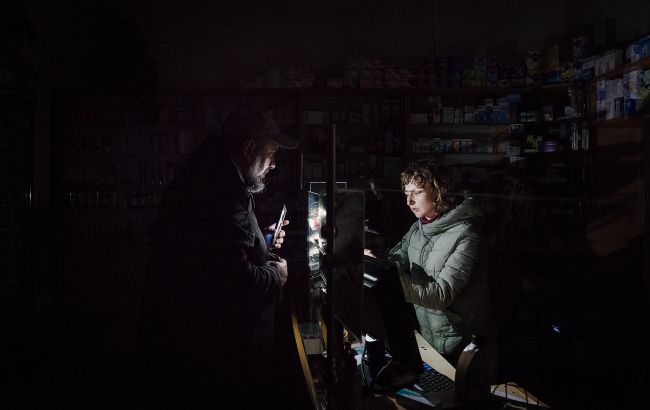 До восьми часов без света. Какая ситуация со светом в областях Украины