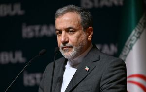 Іран шукає діалог із США на тлі протестів і військових погроз Трампа, - Axios