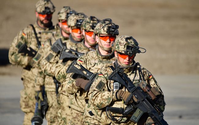 Германия готовится к нападению Путина: за грузовики могут посадить женщин и пенсионеров