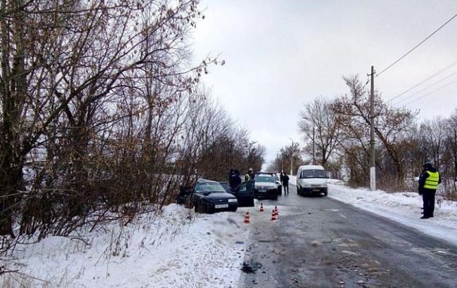 У Донецькій обл. в ДТП з рейсовим автобусом загинули 3 людини