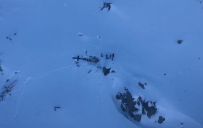 Кількість жертв зіткнення вертольоту і літака в Альпах зросло до 7