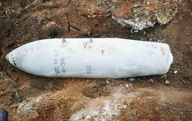 Россияне сбросили авиабомбы на национальную достопримечательность в Херсонской области