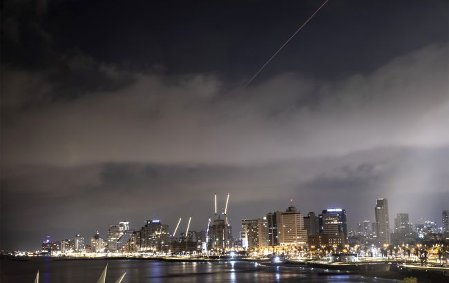 Иран выпустил по Израилю более 150 ракет: есть погибшие и много раненых