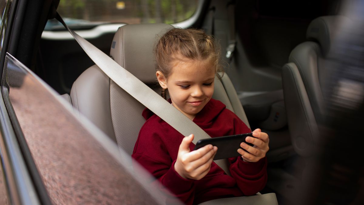 Перевозимо дітей в машині: ТОП-5 важливих заборон