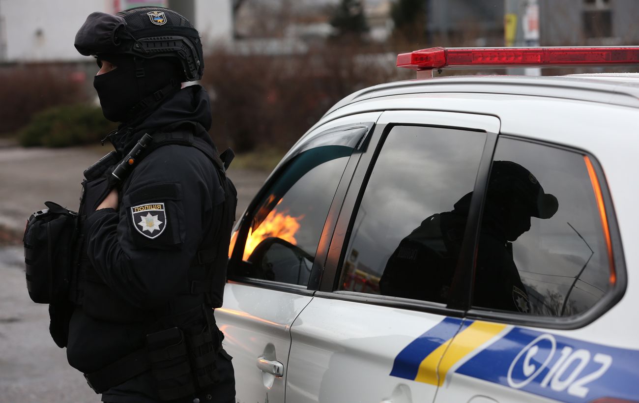 У Львові чоловік стріляв в багатоповерхівці