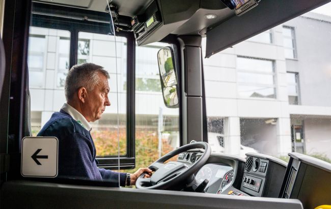 Учиться можно из дома, а бумаг станет меньше: водителям упростили получение "кода 95"