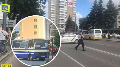 У Луцьку захоплено автобус із заручниками: терорист зробив заяву і загрожує всіх підірвати