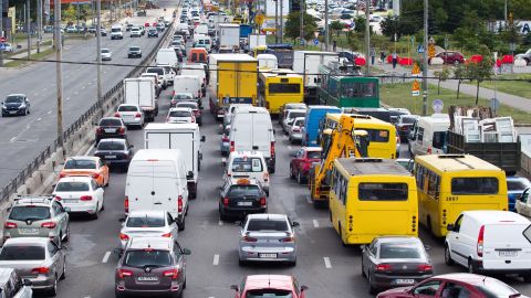 В Киеве образовались многочисленные пробки