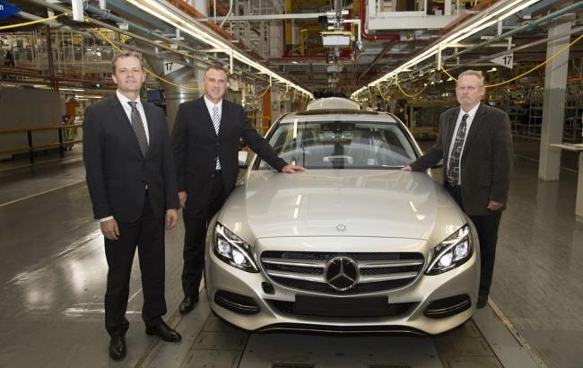 Mercedes построит завод в Польше, вместо России