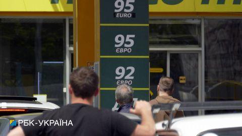 Цены на бензин и дизель стабильны, автогаз дешевеет: сколько стоит топливо на АЗС
