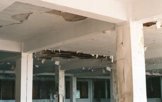 Строители ТРЦ повредили потолок на станции "Героев Днепра"
