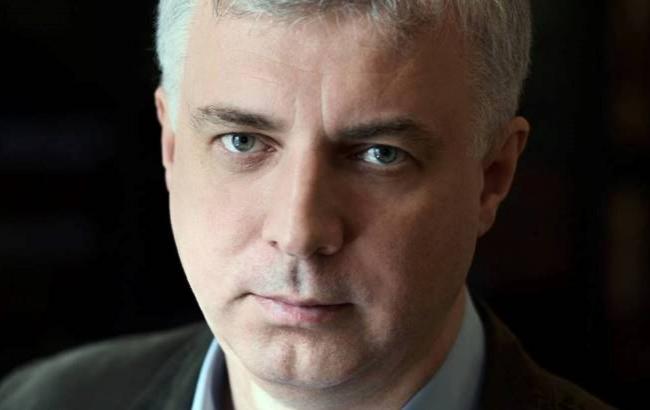 Глава Минобразования попросил убрать свои портреты из школ