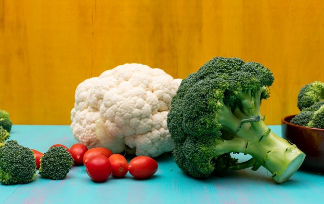 Блогерша показала, почему важно мыть овощи. Смотрите, какой "подарок" она нашла в брокколи