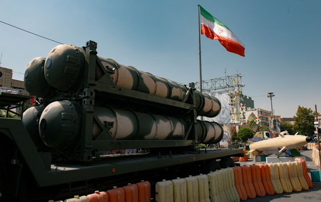 Иран еще "имеет зубы", храня тысячи ракет в бункерах, утверждает разведка США