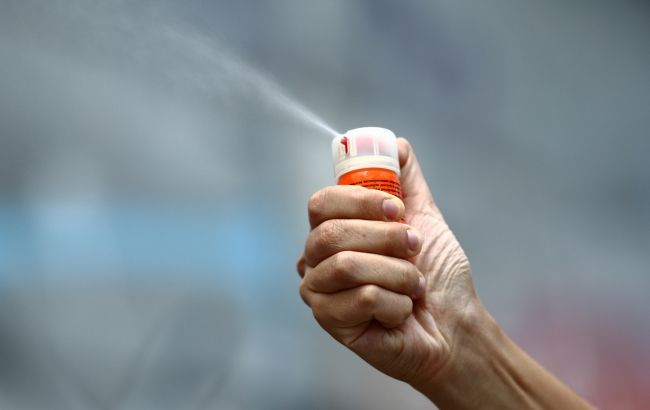 У Житомирі чоловік втік з машини ТЦК, застосувавши перцевий балончик: що відомо