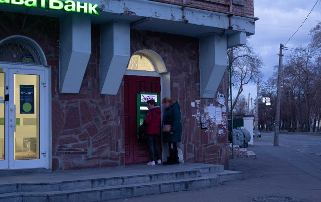 Работаем даже в темные времена: ПриватБанк заверил в бесперебойной работе Приват24