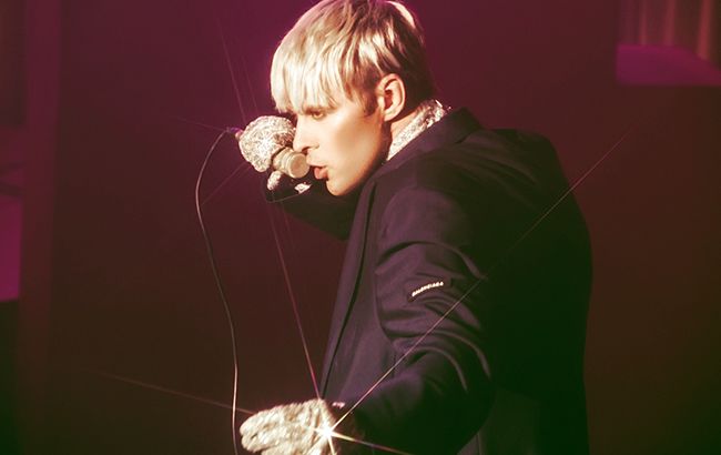 На українського співака напали під час концерту в Росії (відео)