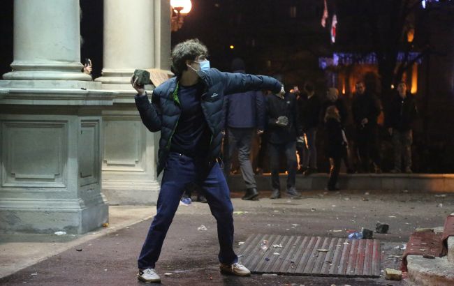 "Склянку гніву пролито". У чому причина протестів у Белграді та чого хоче опозиція в Сербії