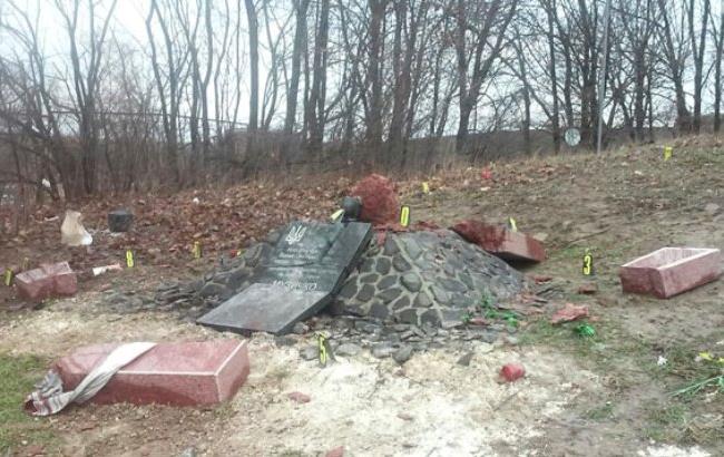 На Ровенщине взорвали памятник Сашку Билому