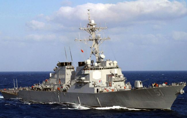 Китай строит в пустыне макеты кораблей ВМС США, - Reuters