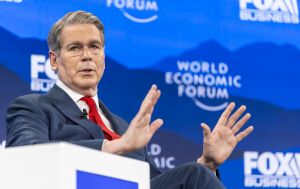 США дозволили Індії купувати російську нафту, яка застрягла в морі: Бессент назвав причину