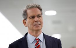 США сняли санкции с иранской нефти, которая "застряла" в море, - Бессент