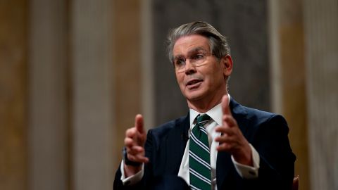 Глава Мінфіну США попередив Китай про 100%-ві мита за купівлю російської нафти