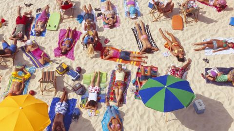 Чотири метри між парасольками: як будуть працювати пляжі