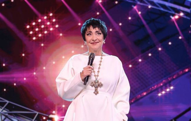 Співачка-путіністка Лоліта показала 82-річну матір, яку вивезла з України