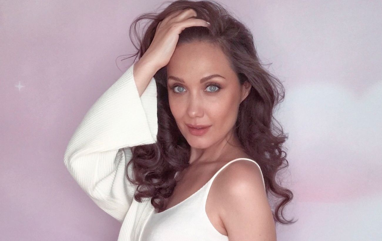 Әйелімен және әйелінің досымен бірге порно секс