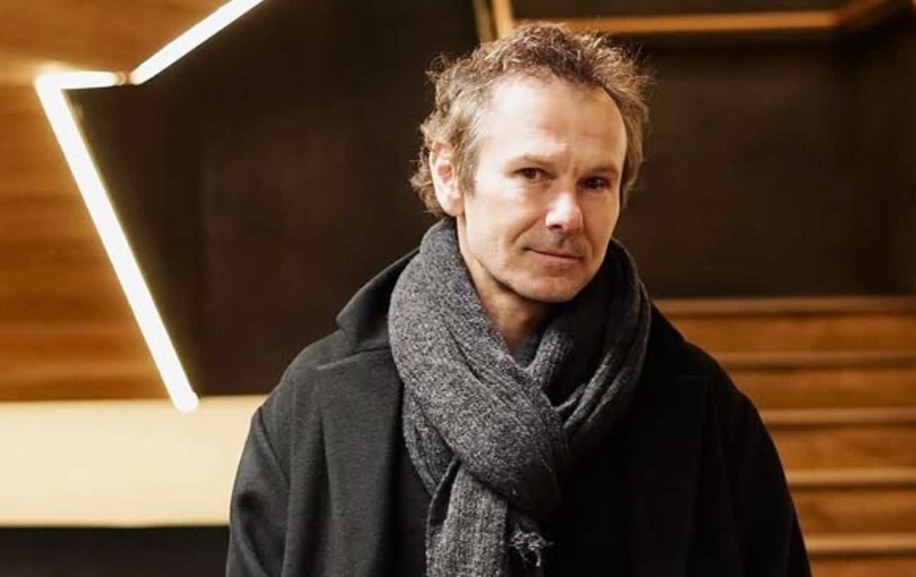 Вакарчук показався з мамою та розсекретив, яким було прохання його покійного батька: “Постійно казав мені”