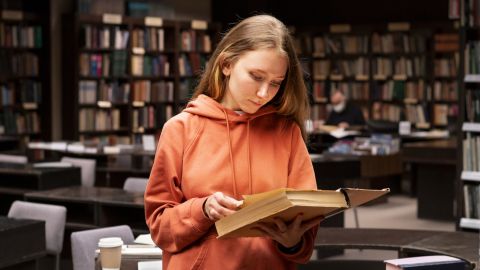 Почему нельзя отказываться от чтения книг? Ученые предупредили о последствиях для мозга