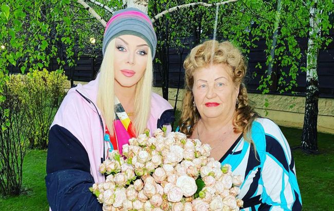 Ирина Билык посвятила трогательное видео памяти своей мамы: "по щекам катились слезы"