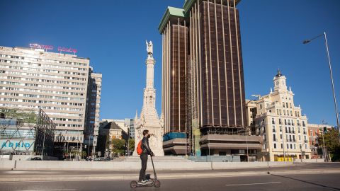 Как украинцам добраться до Испании, найти там жилье и работу: важные советы