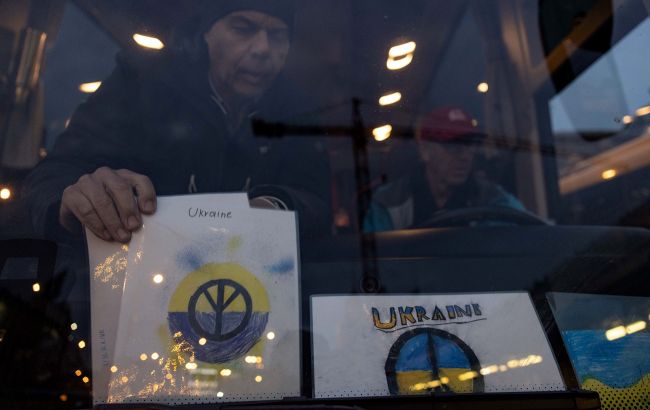 Что нужно украинцам, чтобы вернуться из-за границы: опрос МОМ