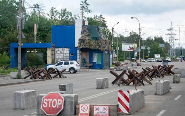 Росіяни завдали удару по блокпосту під Черніговом: загинув військовий, поранено поліцейського