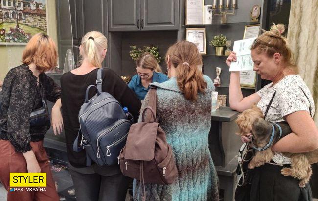 У Болгарії виганяють з готелів українських біженців: люди не хочуть їхати