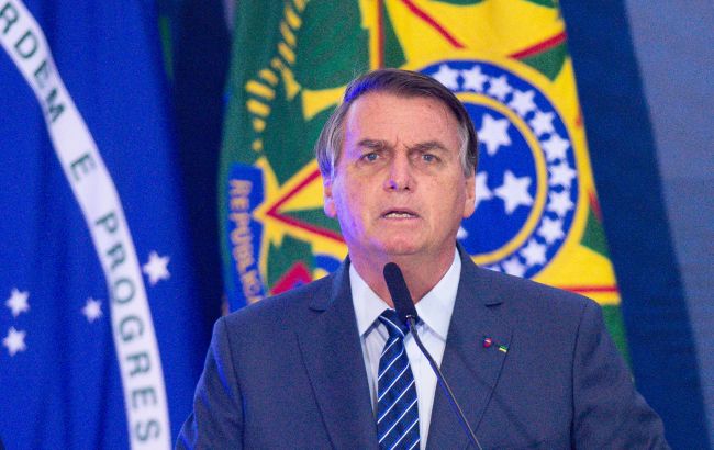Президента Бразилії не пустили на футбольний матч без COVID-щеплення 